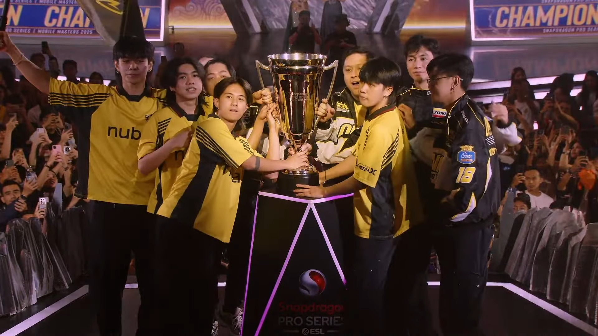 ONIC PH Tundukkan RRQ